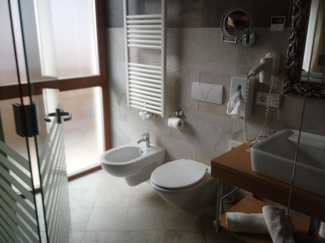 理意其尼酒店主图