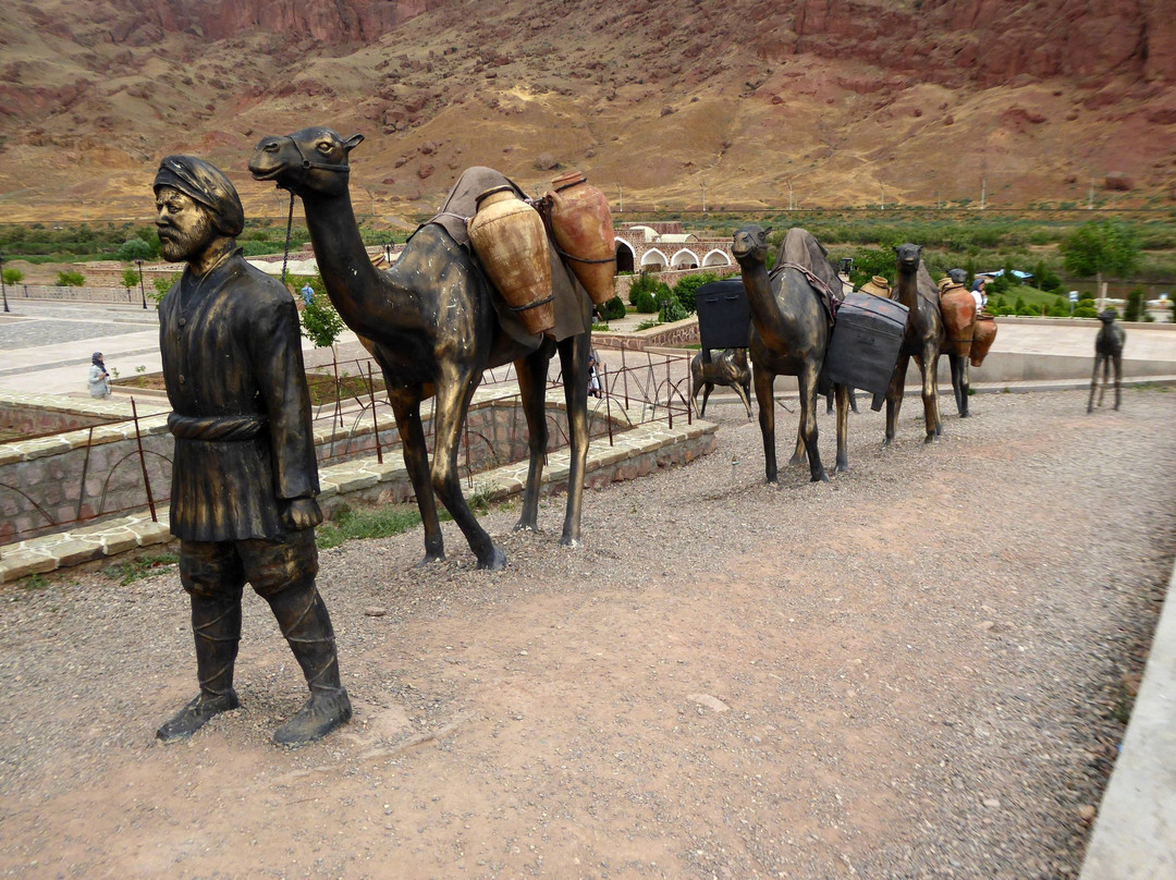 Khajeh Nazar Caravansaray景点图片