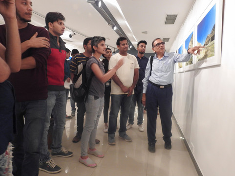 Dinodia Photo School