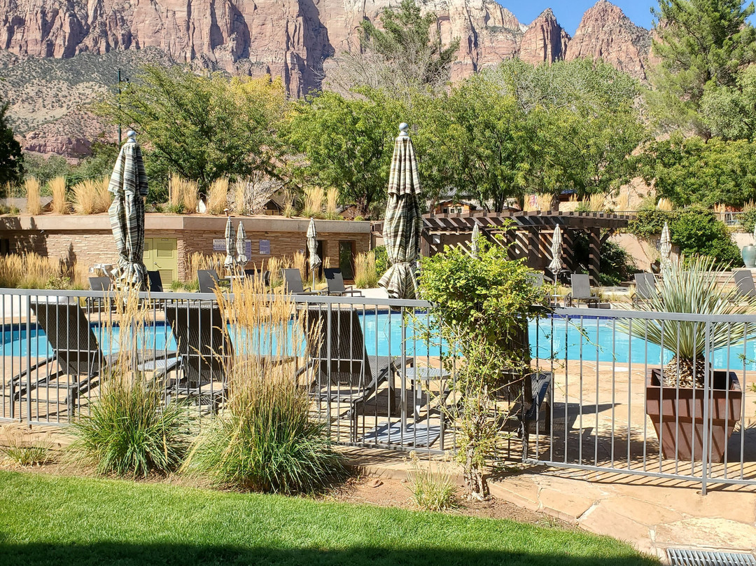 Desert Pearl Inn主图