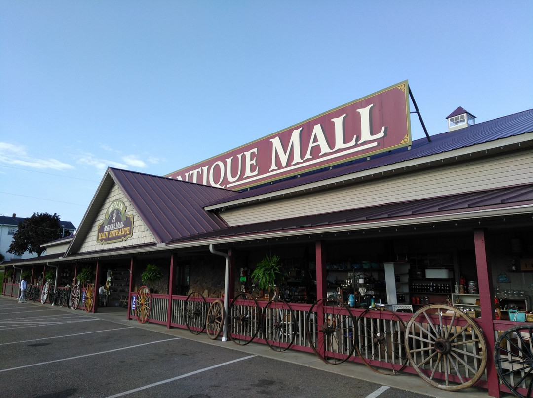 Berlin旅游景点-Berlin Village Antique Mall