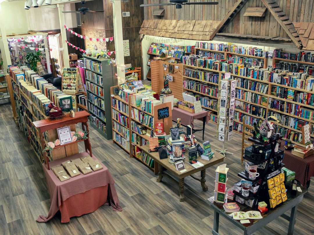 Sweetwater Bookshop景点图片