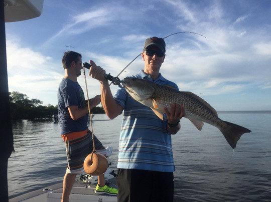 On Ice Fishing Charters-迈尔斯堡必去景点