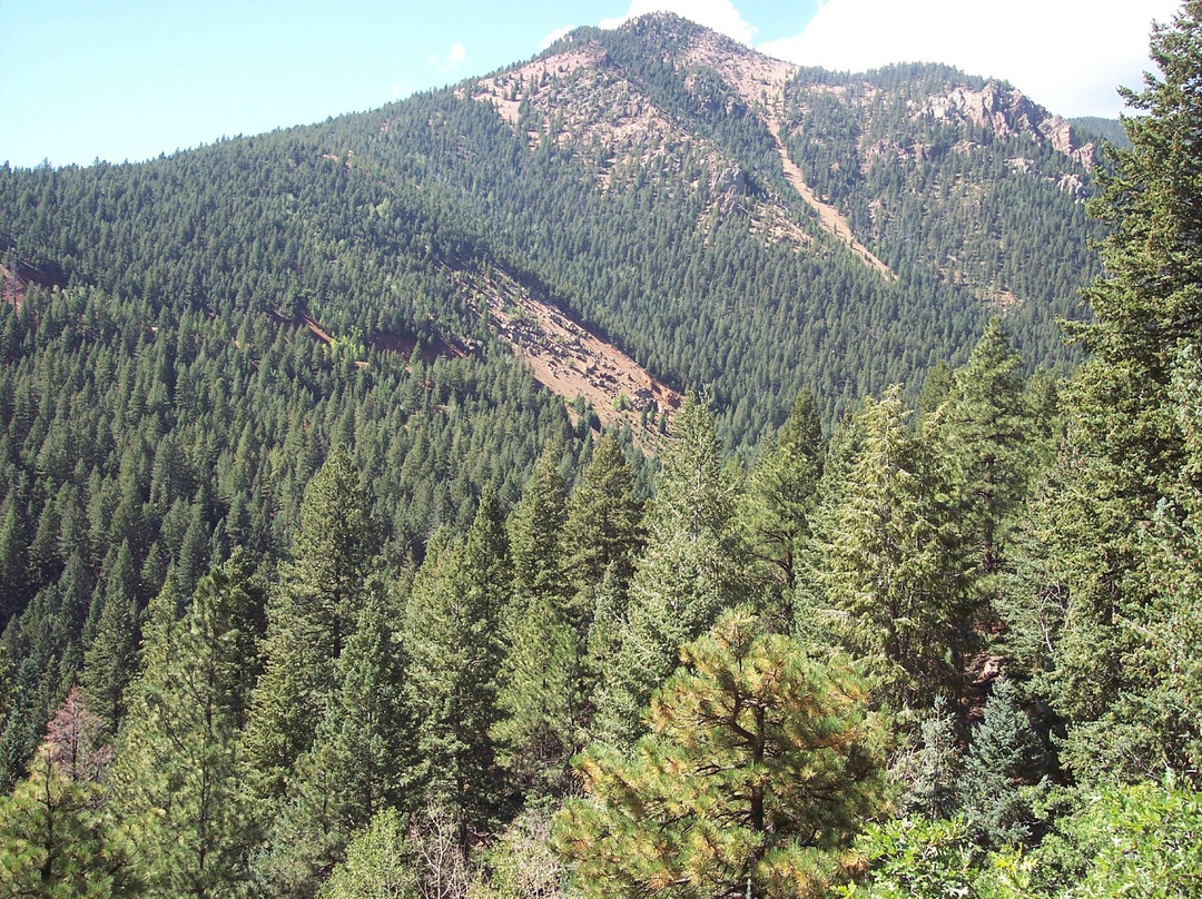 科罗拉多斯普林斯旅游景点-North Cheyenne Cañon Park and Starsmore Discovery Center