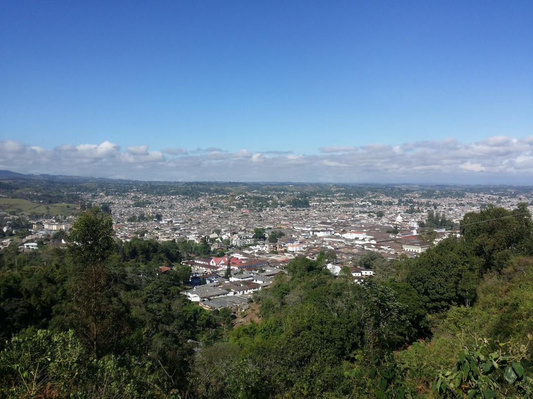 Cerro de Las Tres Cruces景点图片