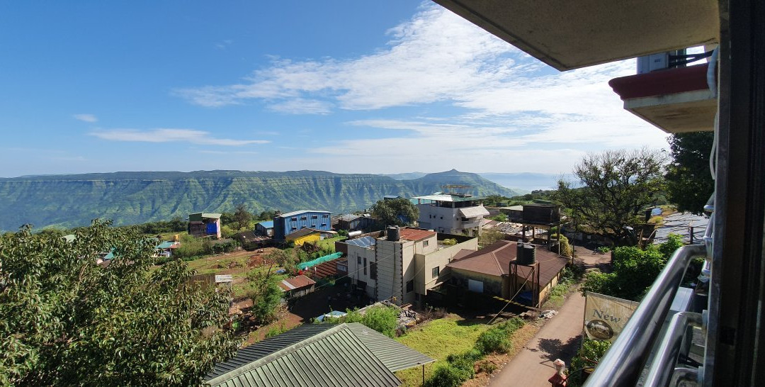 Treebo Trend Bright Holidays主图