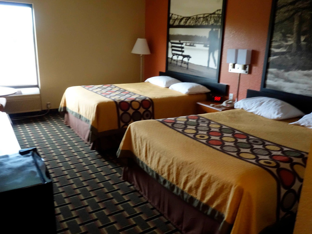 Super 8 by Wyndham Crossville TN主图