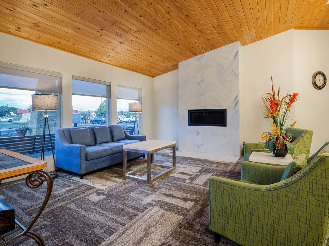 肯纳威克贝蒙特旅馆&套房酒店主图