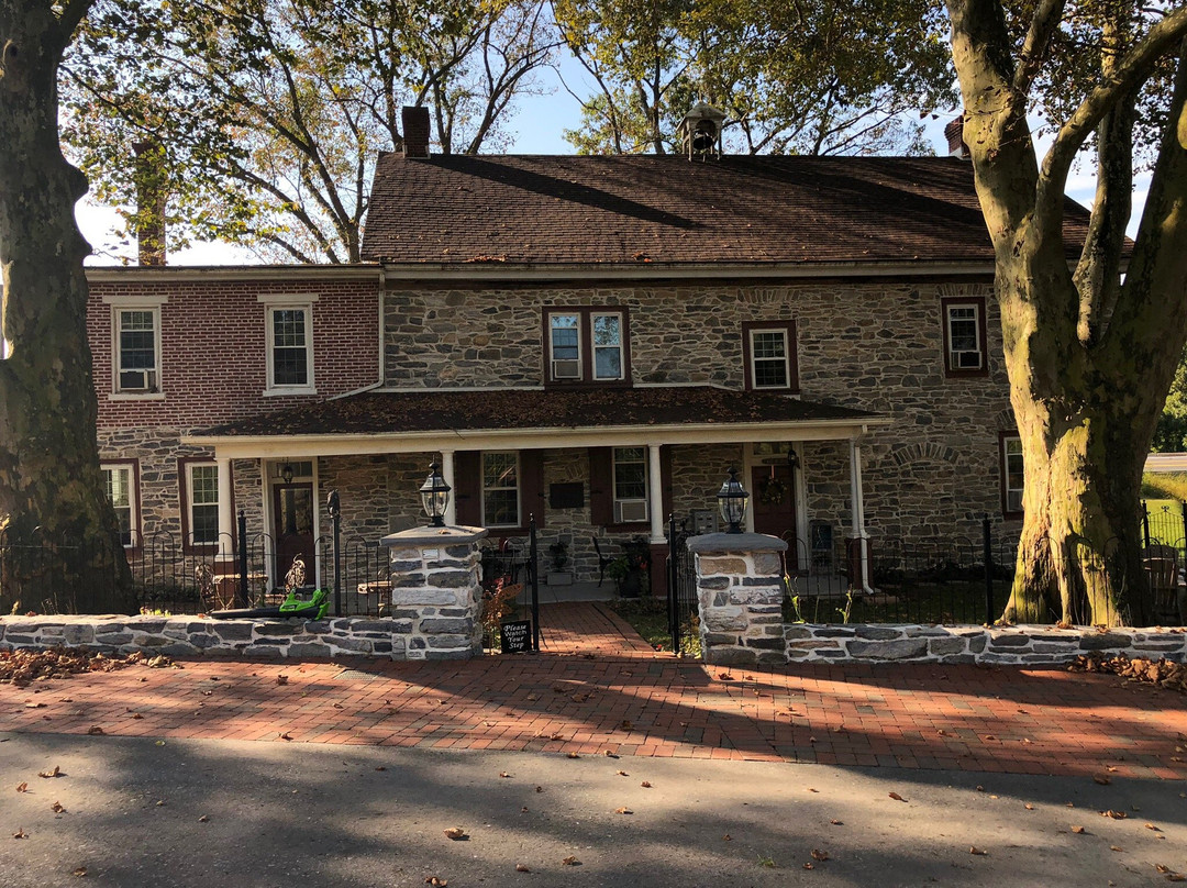 The Avenue Guesthouse and Gallery (formerly Forgotten Seasons Bed & Breakfast)主图