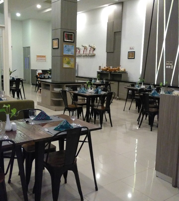 Front One Hotel Pamekasan Madura主图