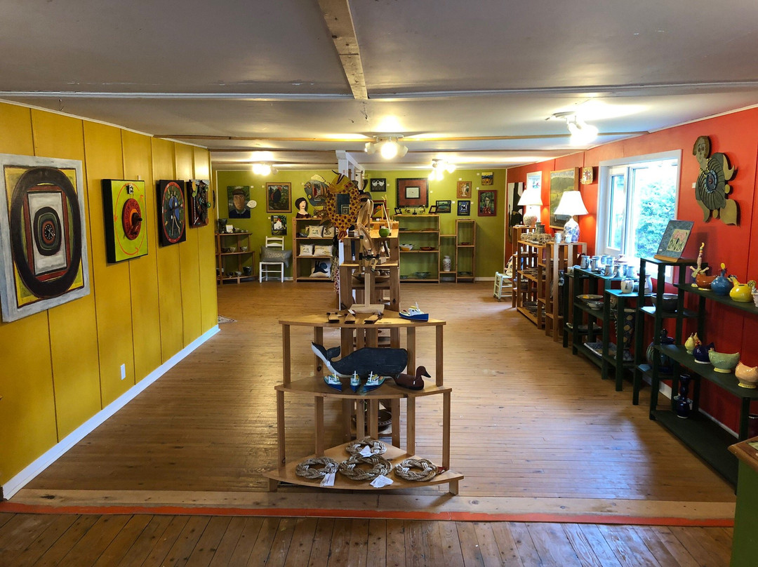 Gallery La Bella Mona Lisa-Cheticamp必去景点