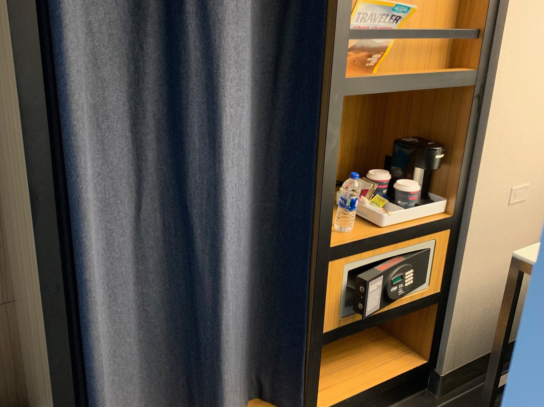 旧金山机场雅乐轩酒店主图