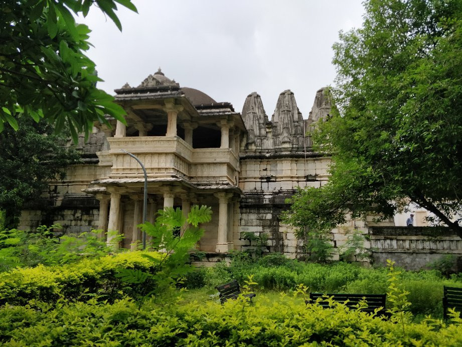 Kumbhariya Jain Temples景点图片