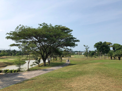 Sukajadi Golf Course-巴淡岛必去景点