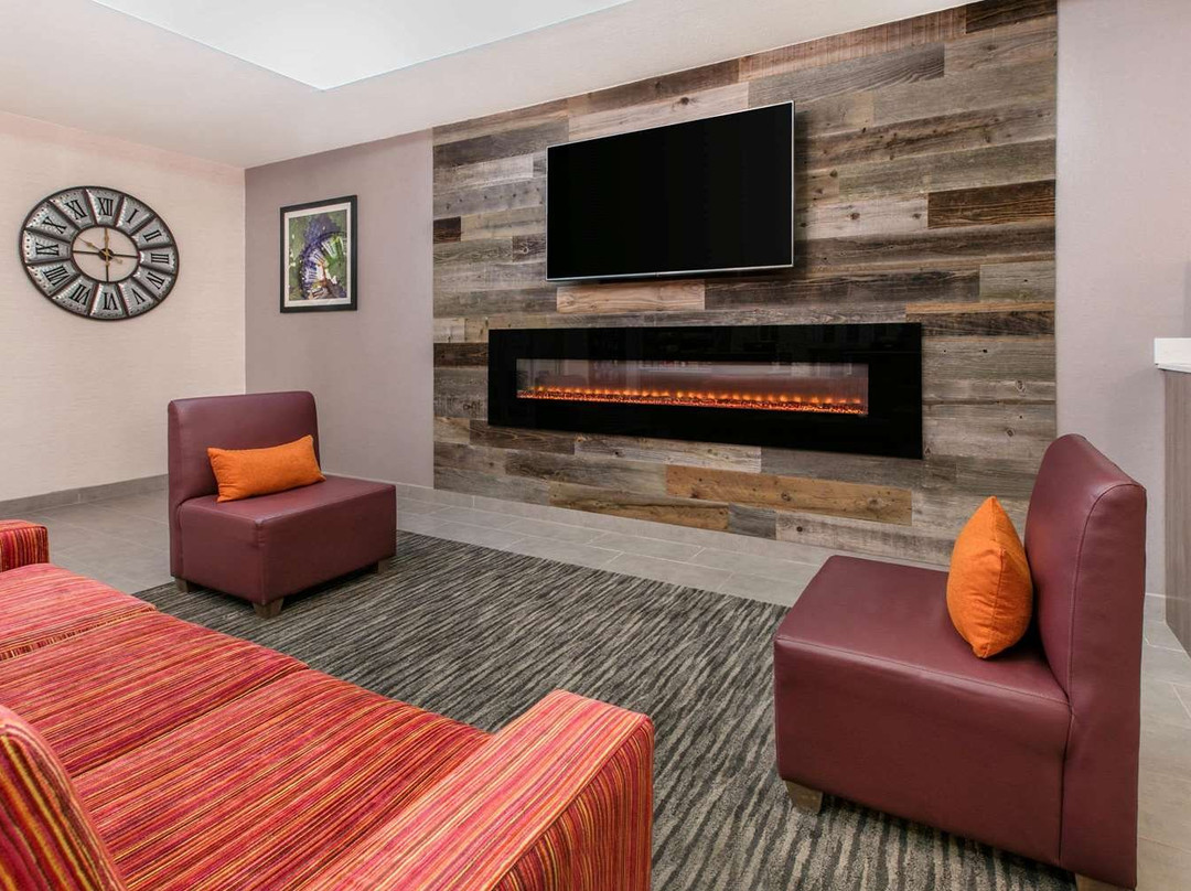 La Quinta Inn & Suites by Wyndham Fredericksburg主图