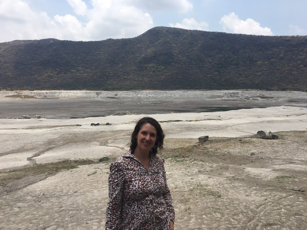 Crater Rincon de Parangueo景点图片