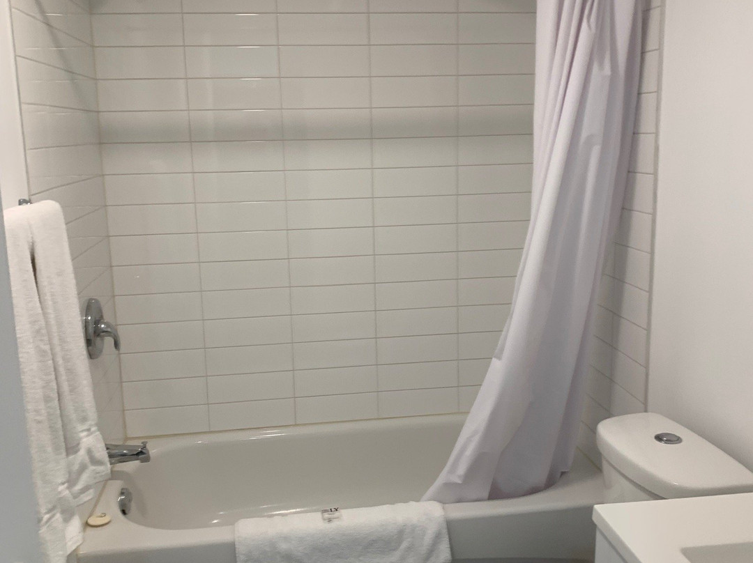 Bowmanville Marina Inn & Suites主图