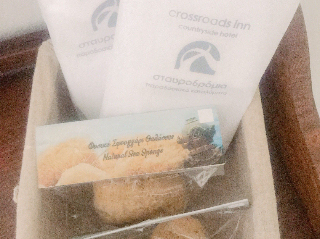 Crossroads Inn主图