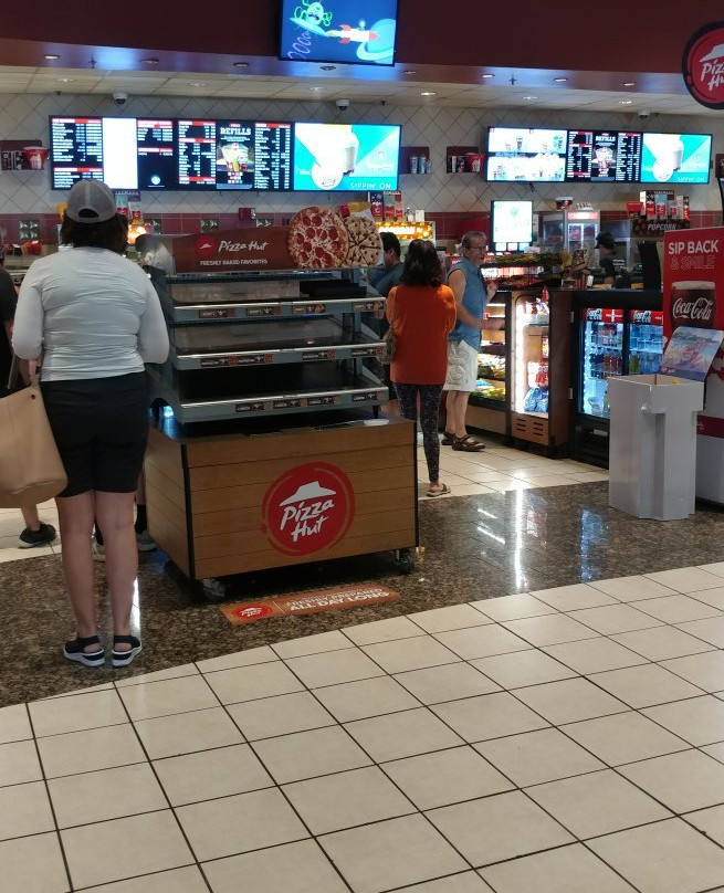 Cinemark Seven Bridges and IMAX-Woodridge必去景点