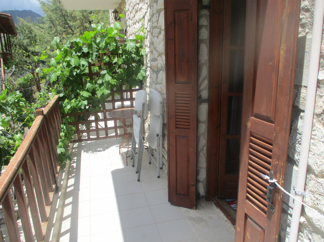 Koustenis Village主图