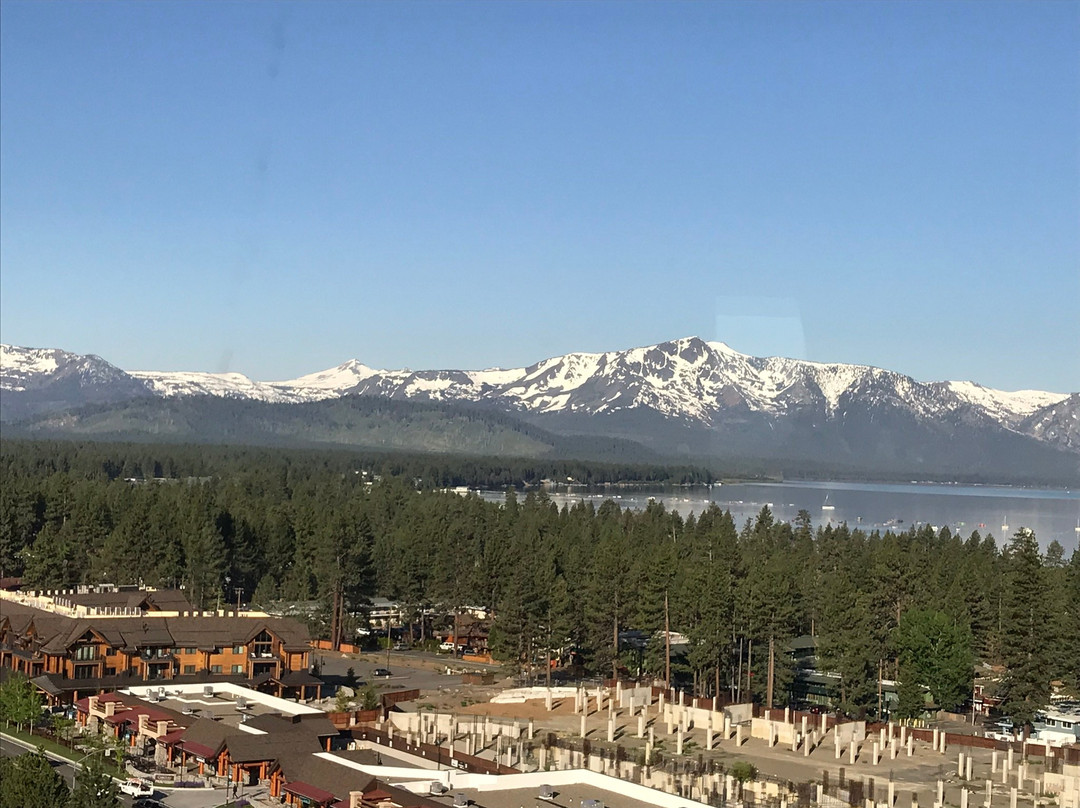 塔霍哈拉斯湖酒店主图