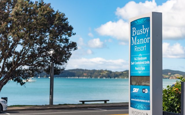 Busby Manor