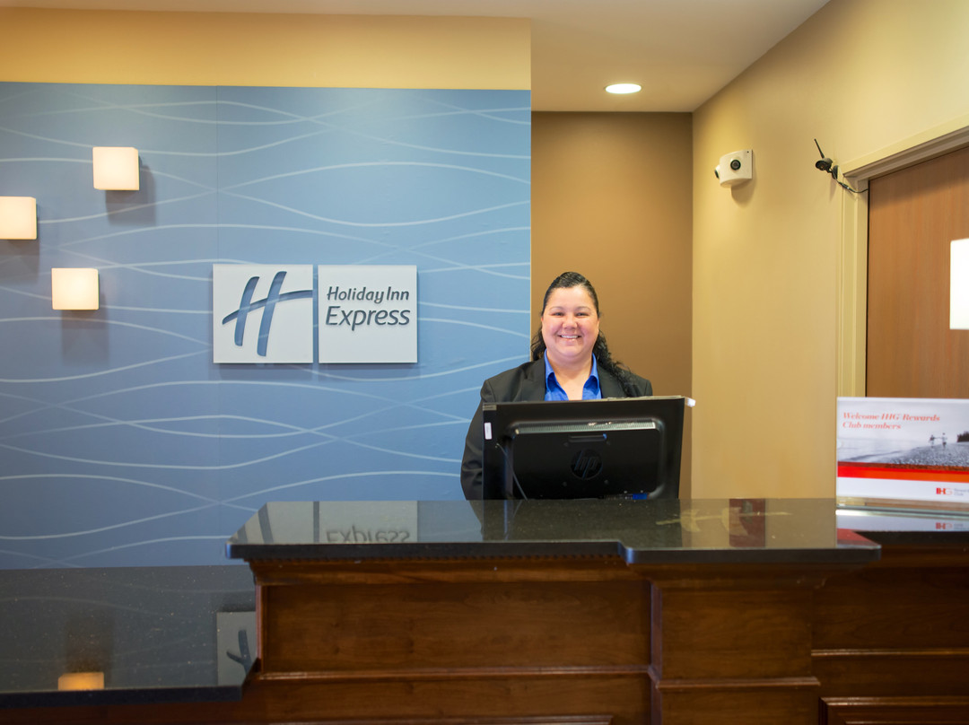 Holiday Inn Express Devils Lake By IHG主图