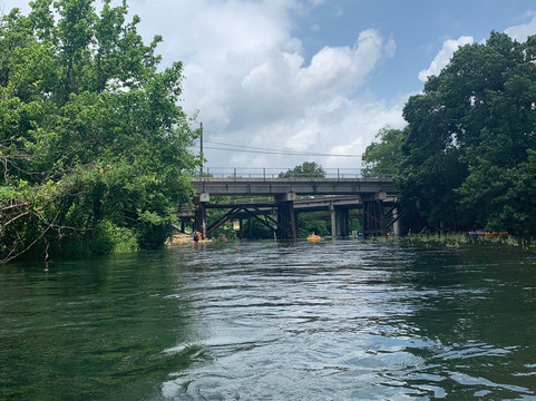 Lions Club Tube Rental-圣马科斯必去景点