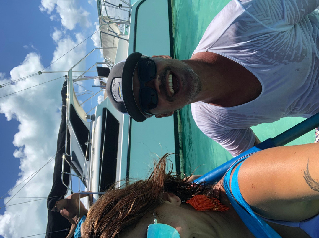 Catamaran Sailing Isla Mujeres景点图片