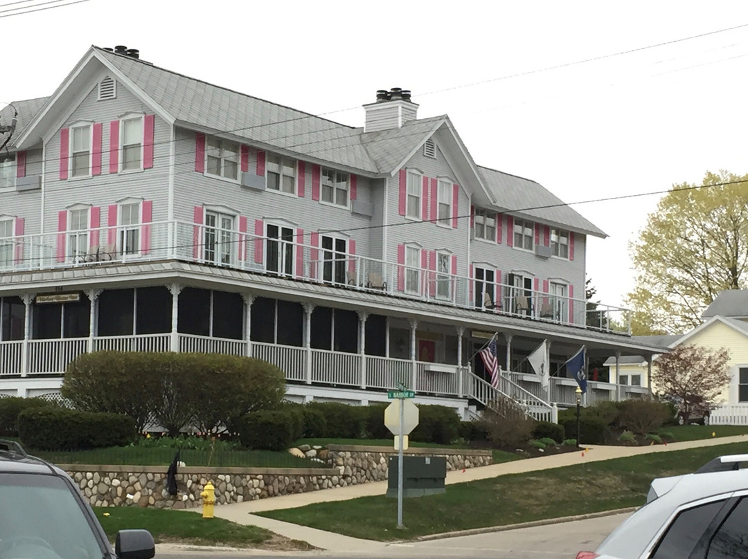 The Harbor House Inn主图