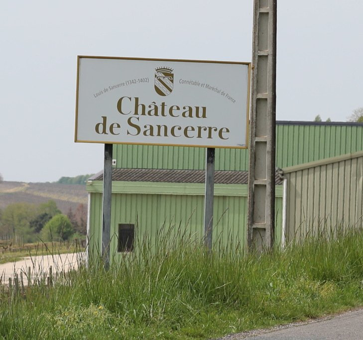 Château de Sancerre景点图片