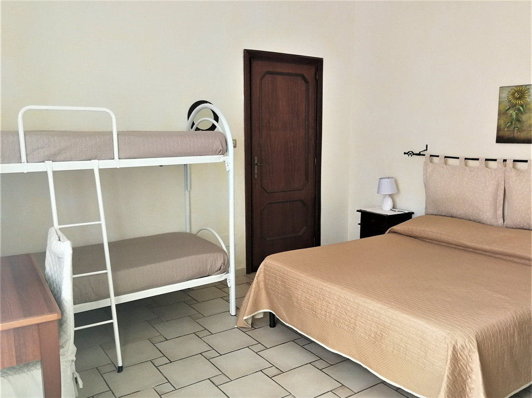 德爾維亞勒民宿主图