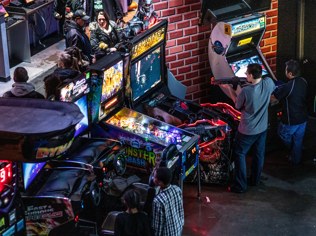 Helium Trampoline & Indoor Adventure Park-New Berlin必去景点