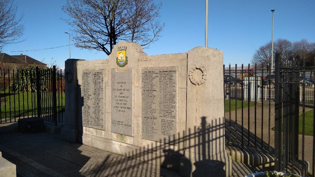Port Glasgow Cenotaph and Wall景点图片
