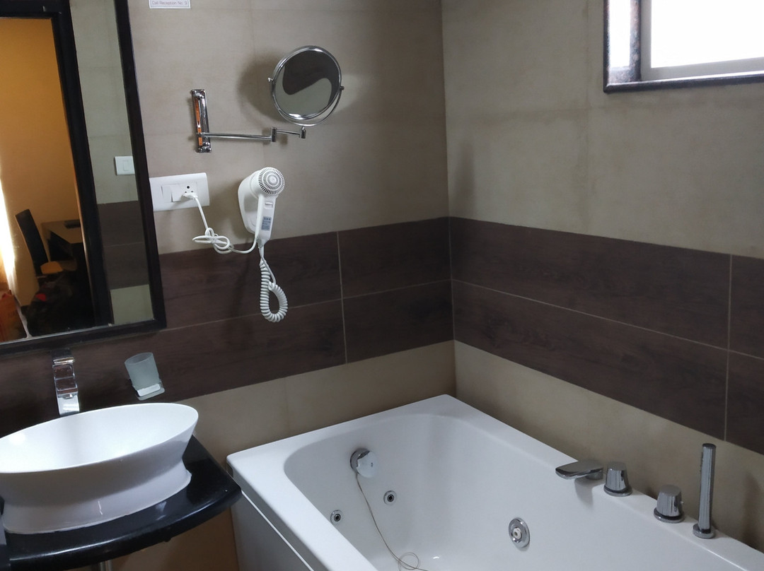 Green View Hotel主图