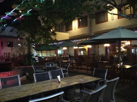 布米威亚塔酒店主图