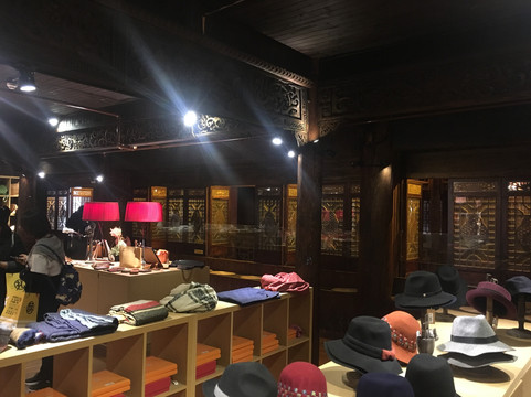 先锋书店(南审店)-南京市必去景点