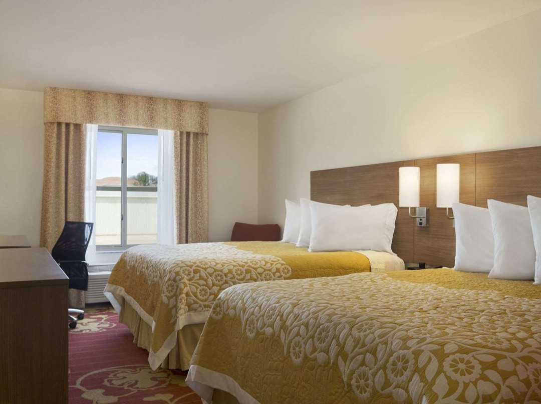 Days Inn & Suites by Wyndham Belmont主图