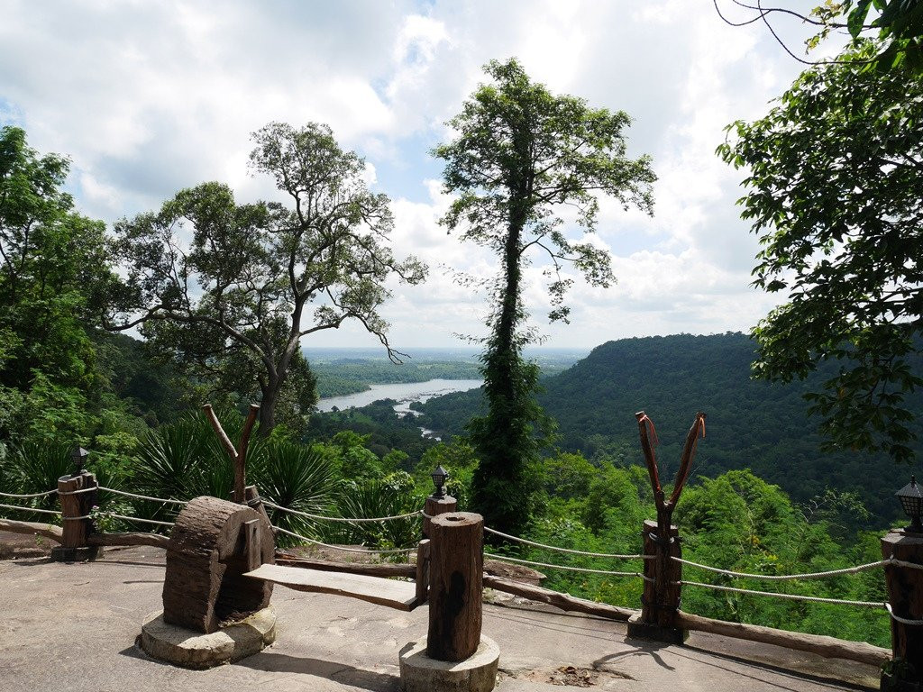 Tham Pha Nam Thip Non-hunting Area景点图片