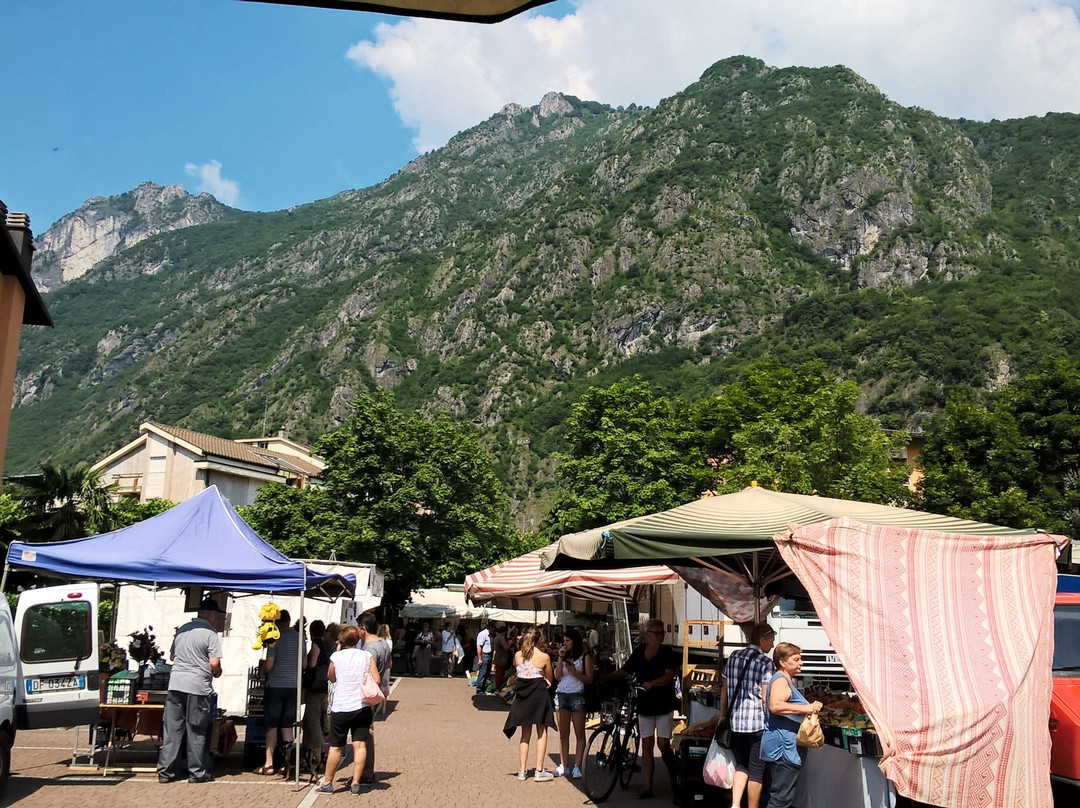Saturday Market Of Porlezza-Porlezza必去景点
