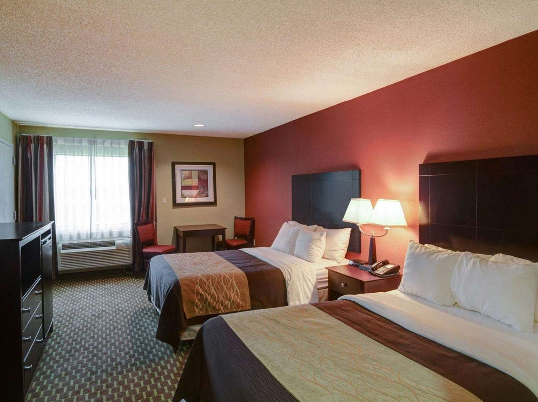 Quality Inn & Suites Pine Bluff主图