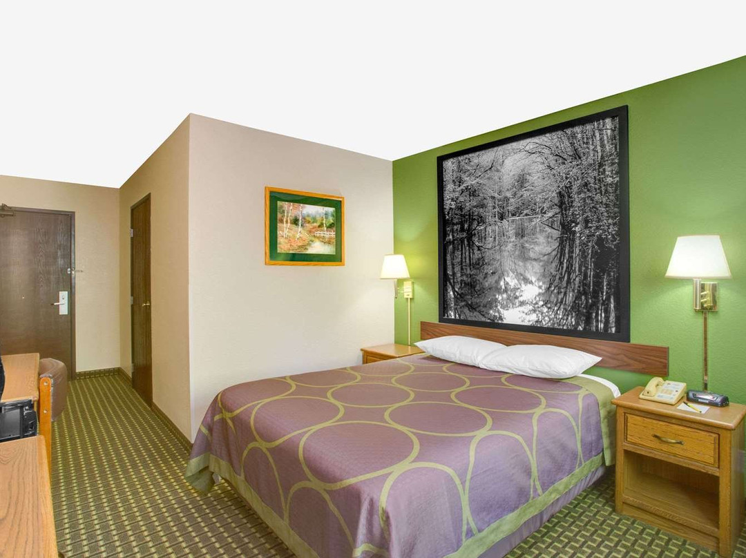 Super 8 by Wyndham Radford VA主图