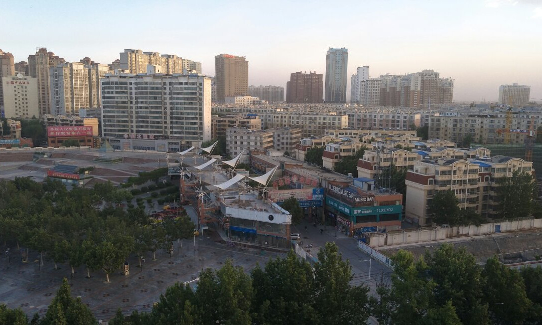 億隆大酒店主图