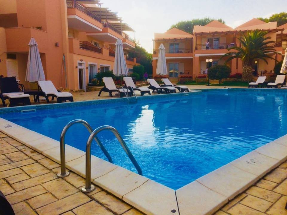 Avantis Suites Hotel主图