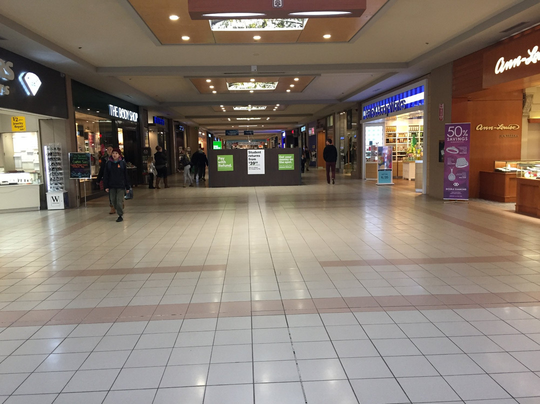 Pine Centre Mall景点图片