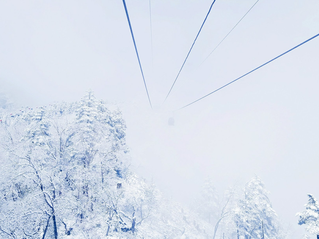 西岭雪山滑雪场-大邑县必去景点
