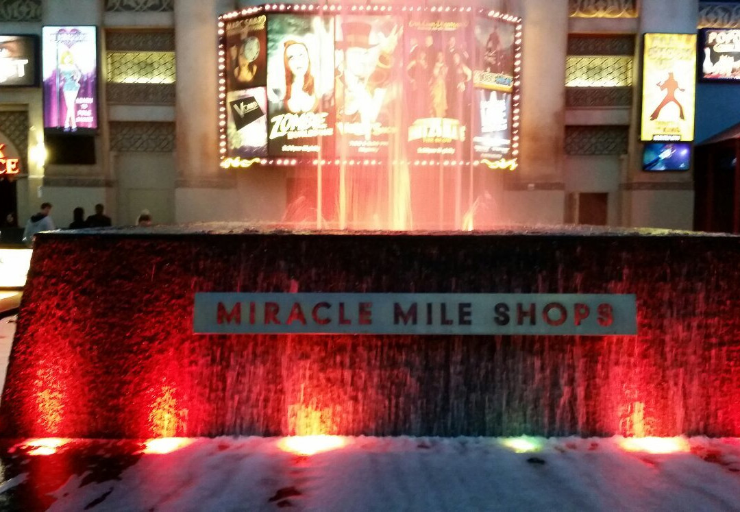 Fountain Show at Miracle Mile Shops景点图片