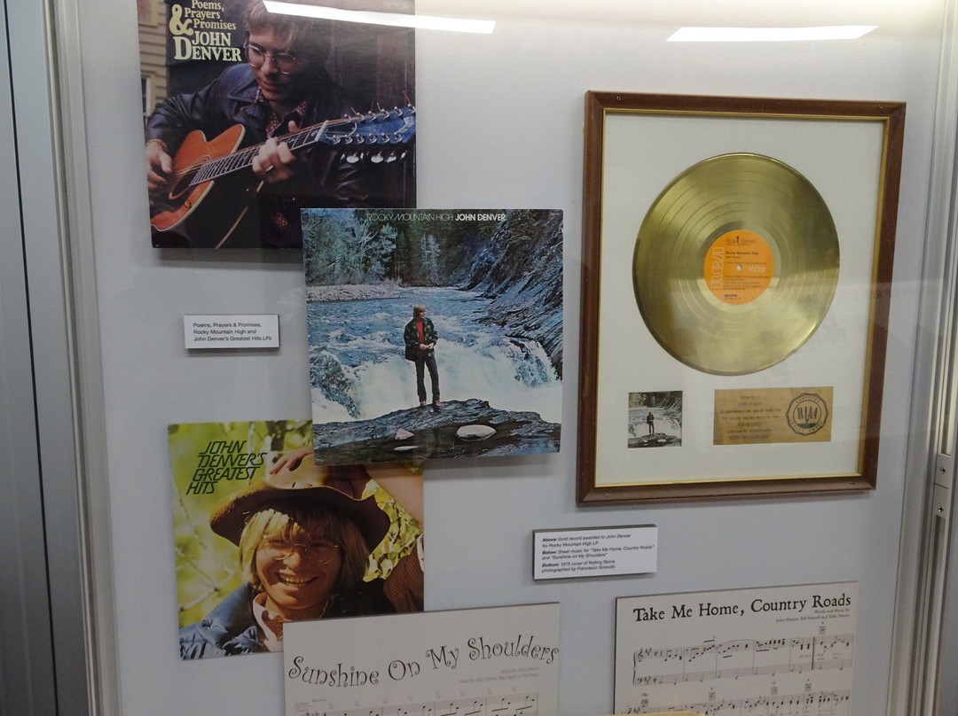 Statue to John Denver-Morrison必去景点