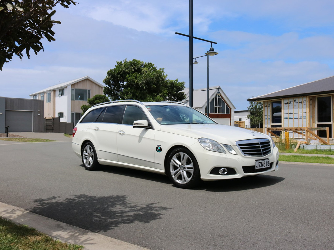 Luxury Airport Shuttles-芒格努伊山必去景点