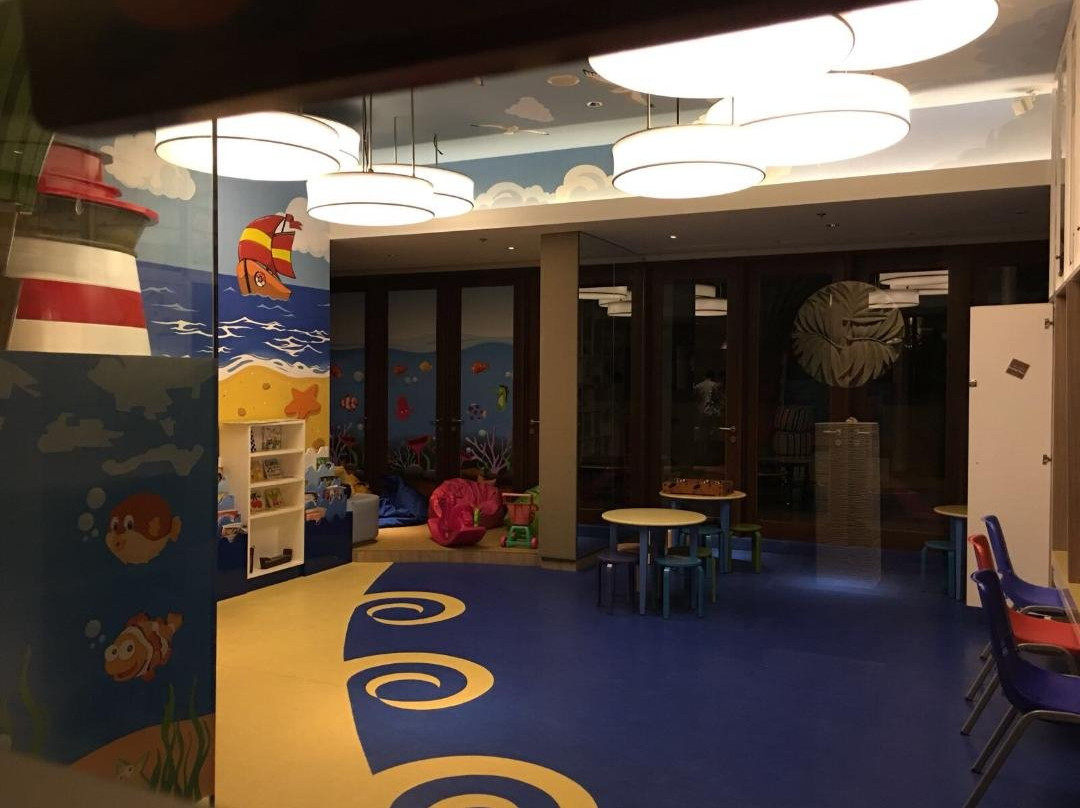 巴厘安瓦亚海滩度假酒店主图